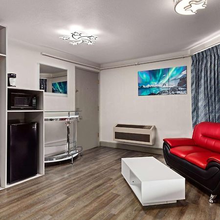 Days Inn By Wyndham Lakewood South Tacoma Zewnętrze zdjęcie