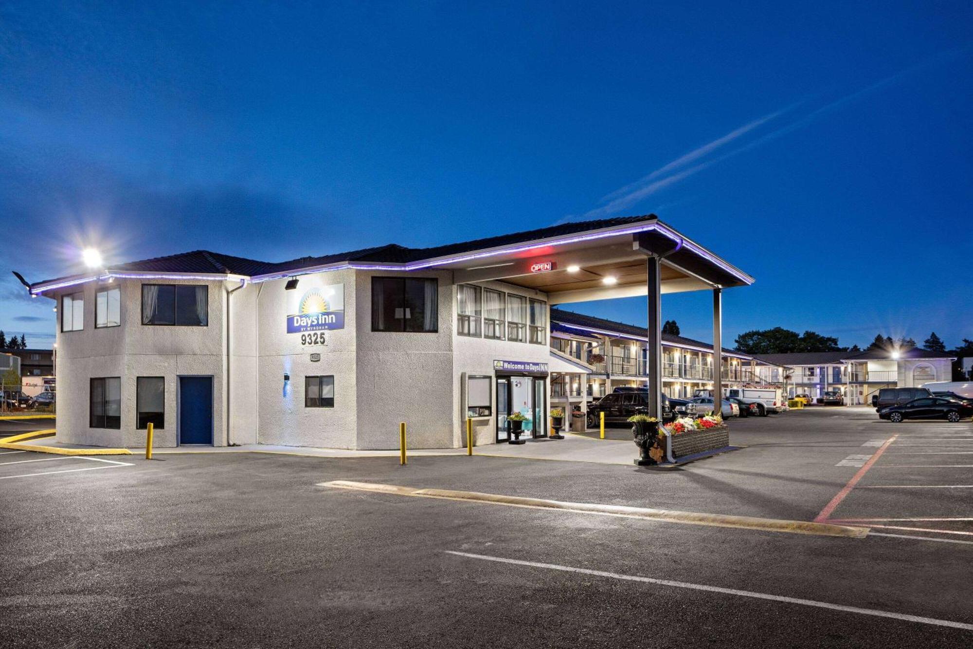 Days Inn By Wyndham Lakewood South Tacoma Zewnętrze zdjęcie