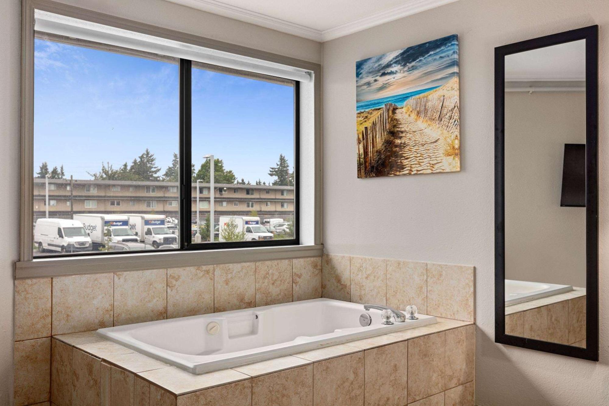Days Inn By Wyndham Lakewood South Tacoma Zewnętrze zdjęcie