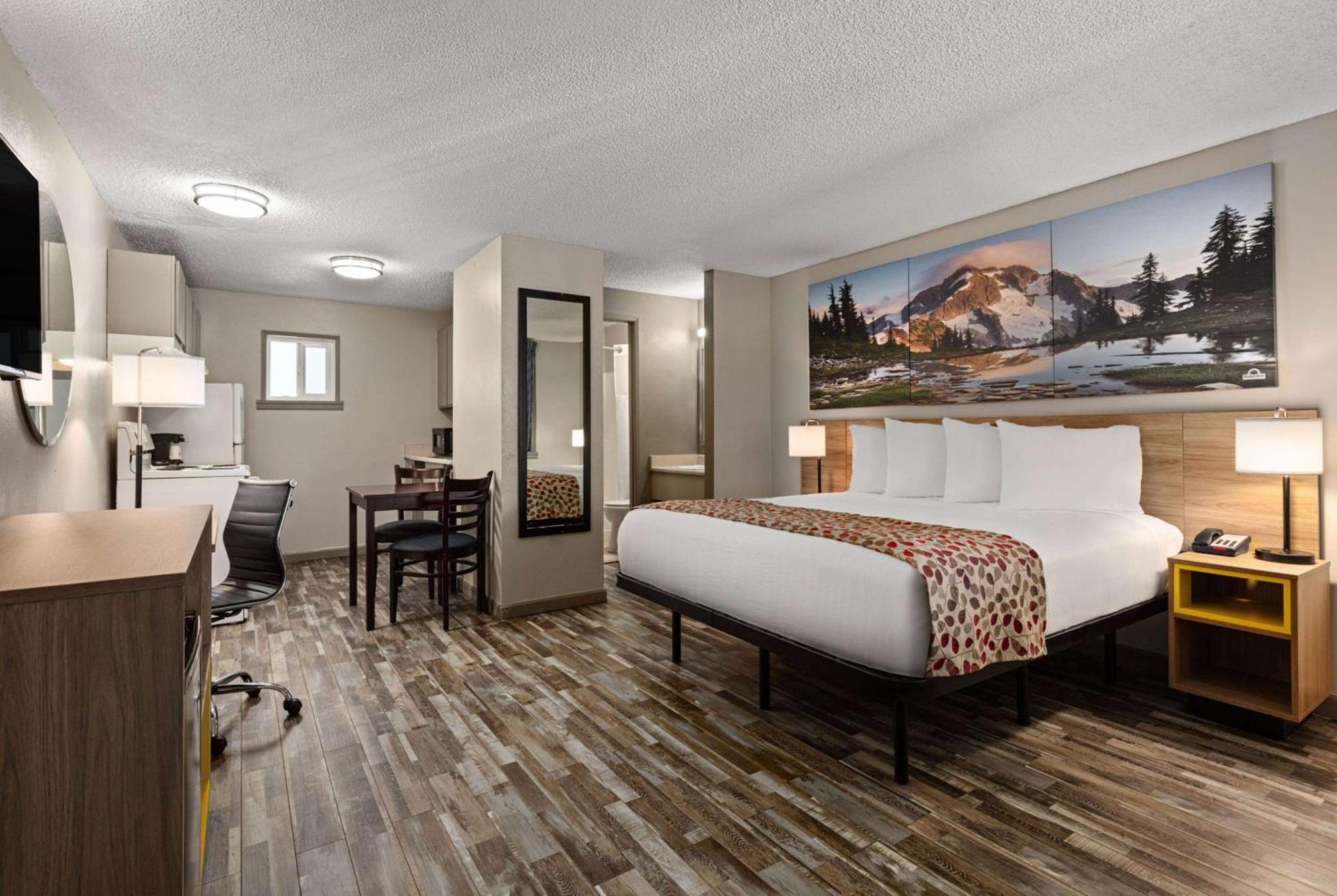 Days Inn By Wyndham Lakewood South Tacoma Zewnętrze zdjęcie