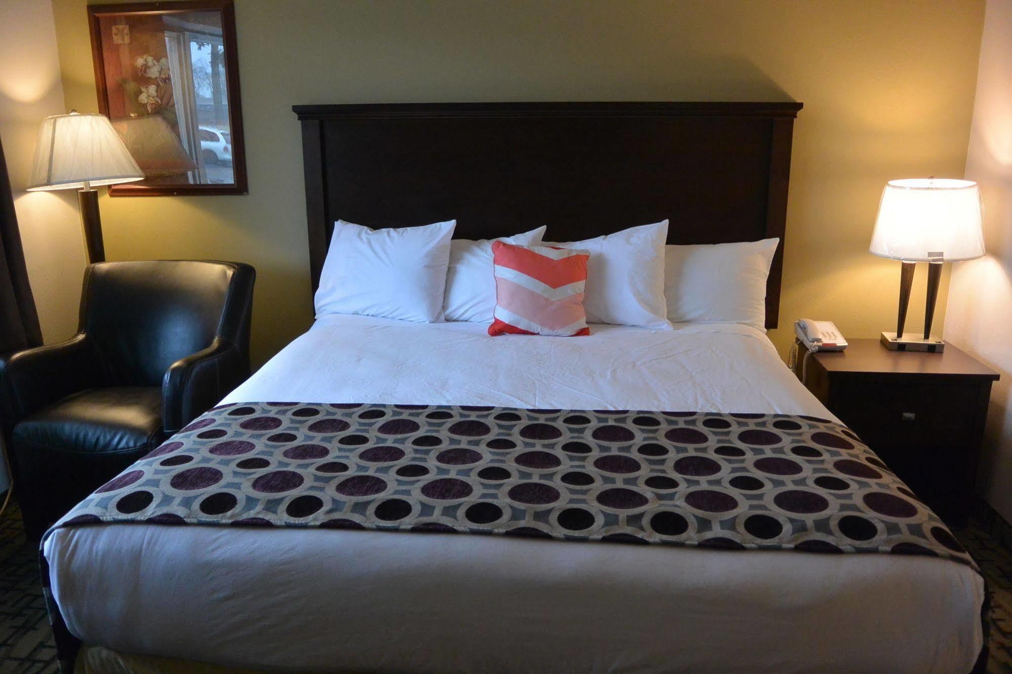 Days Inn By Wyndham Lakewood South Tacoma Zewnętrze zdjęcie