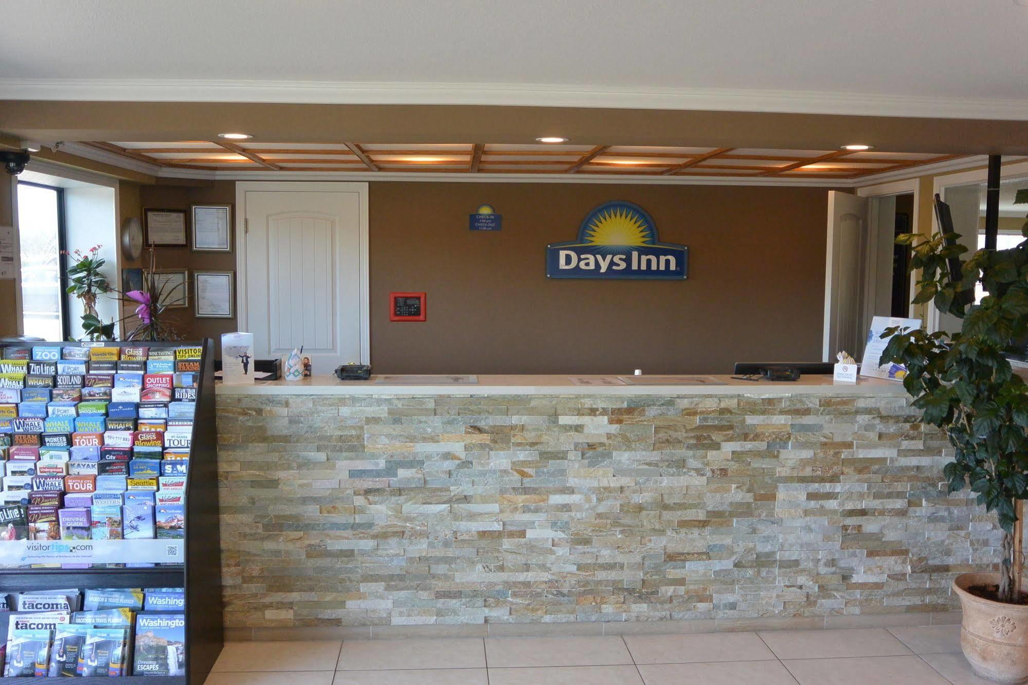 Days Inn By Wyndham Lakewood South Tacoma Zewnętrze zdjęcie